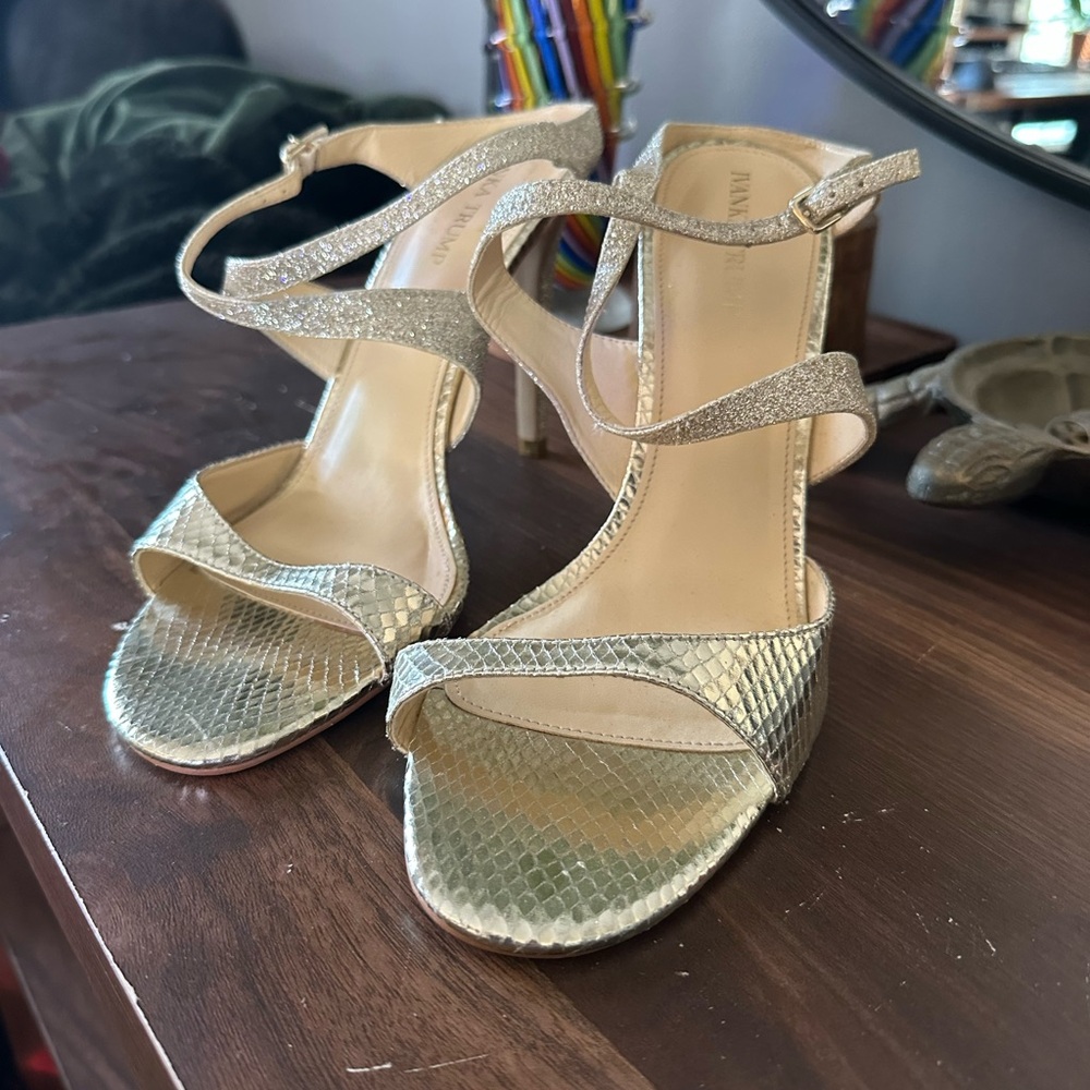 Ivanka Trump Gold Textured Heels